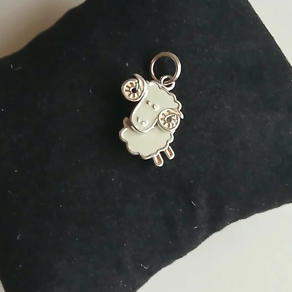Gold and Cream Sheep Pendant - Picture 2 of 3